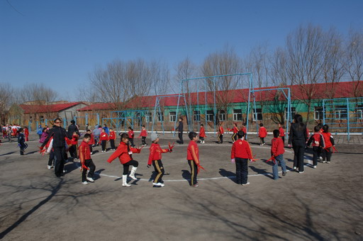 组图:阳光体育在长春 宽城区团山小学活动剪影