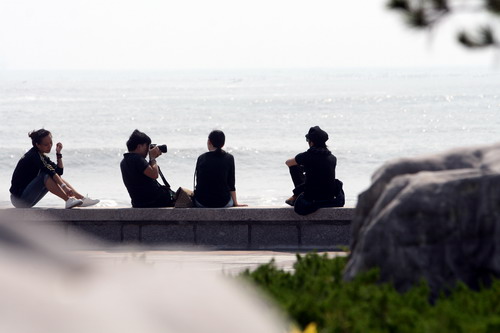 陈坤一行人来到海边